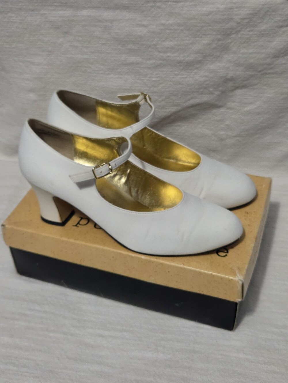 VTG Apostrophe Jodette White Mary Jane Block Heels Pumps, Size 9.5 M Retro